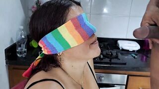 I play with my stepmother in the kitchen and I put my cock in her mouth