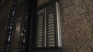 Profe de 47 se calza a su alumno para empezar su carrera porno