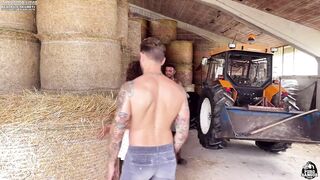 Threesome in the Barn: two boys fuck a stranger filling her pussy BeatriceSegreti
